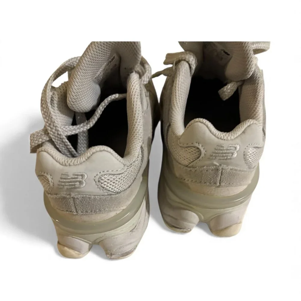 NB9060 kids unisex grey and white new Balance shoes size 12